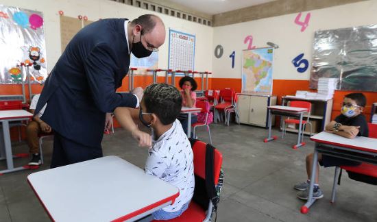 Doria adia início das aulas para 8 de fevereiro após piora da pandemia em SP